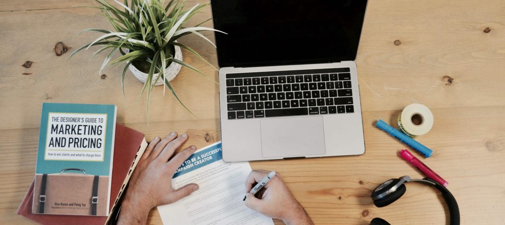 Wondering how to market your freelance writing services? Check out these 6 simple marketing tips for freelance writers to help grow your business.